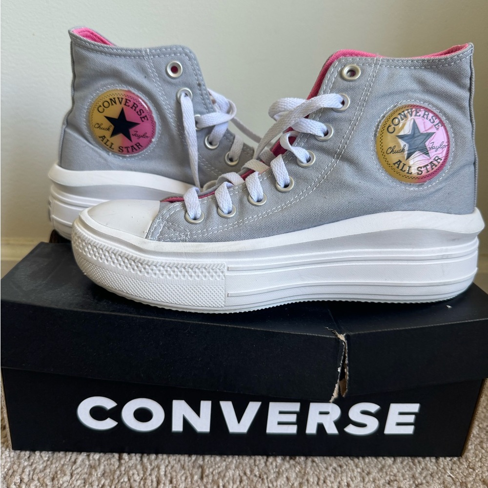 Size 5 Grey with pink accents platform Converse!